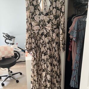 Astr Cream and Black Long Sleeve Sundress